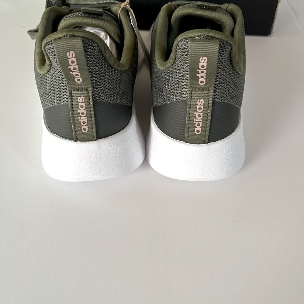 SOLD——-ADIDAS Hunter green women’s size 8.5 - Picture 4 of 6